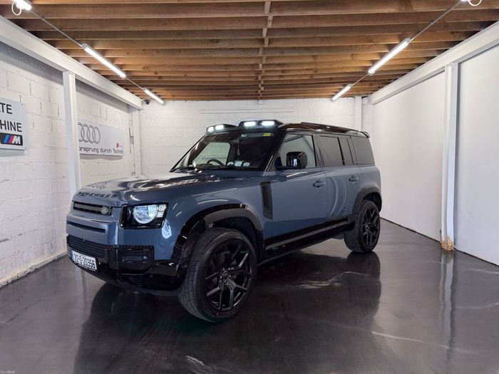 Land Rover Defender 2021