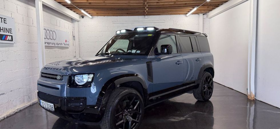 Land Rover Defender 2021