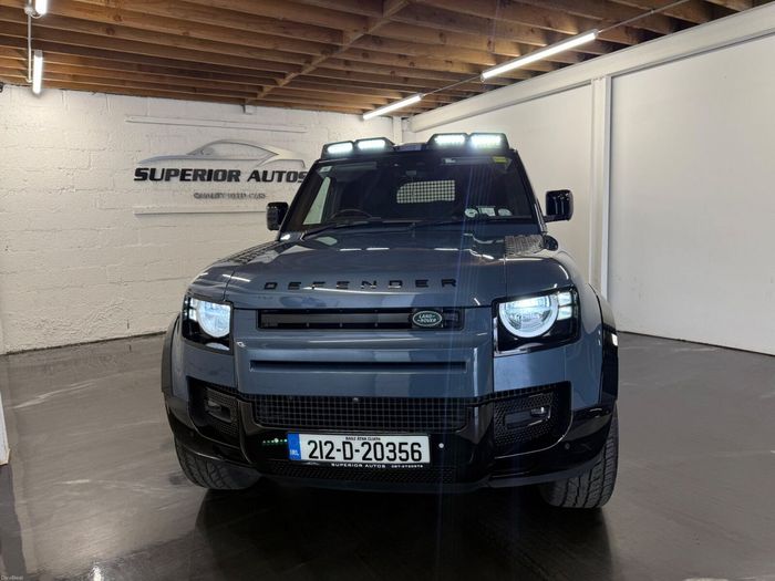 Land Rover Defender 2021