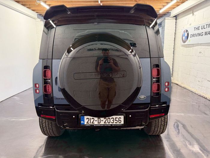 Land Rover Defender 2021