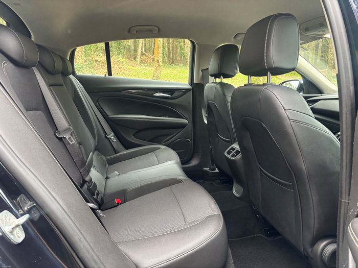 Opel Insignia 2021