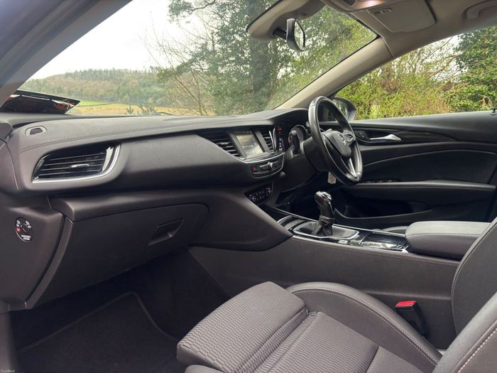 Opel Insignia 2021