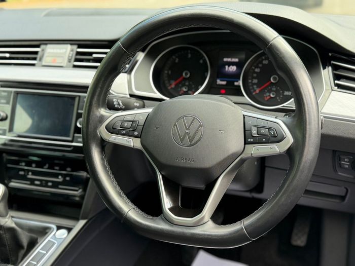 Volkswagen Passat 2022
