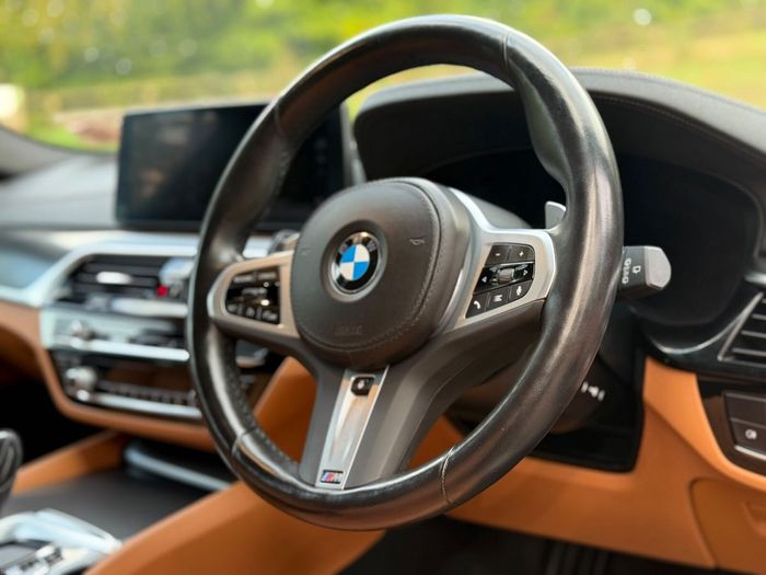 BMW 5 Series 2023