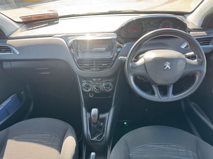 Peugeot 208 2013