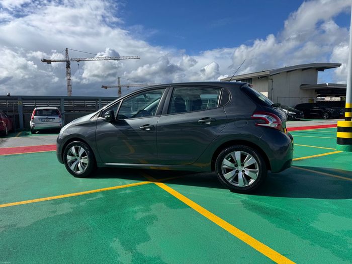 Peugeot 208 2013
