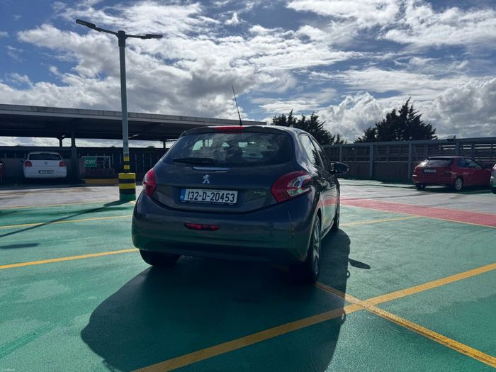 Peugeot 208 2013