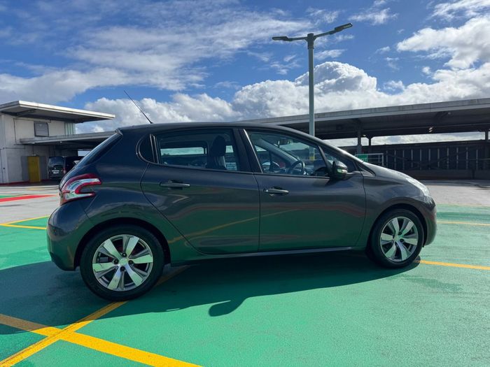 Peugeot 208 2013