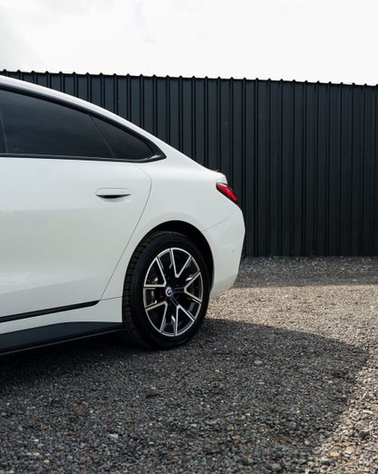 BMW i4 2023