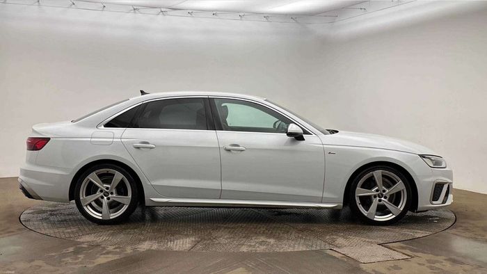 Audi A4 2023