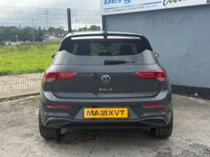 Volkswagen Golf 2021