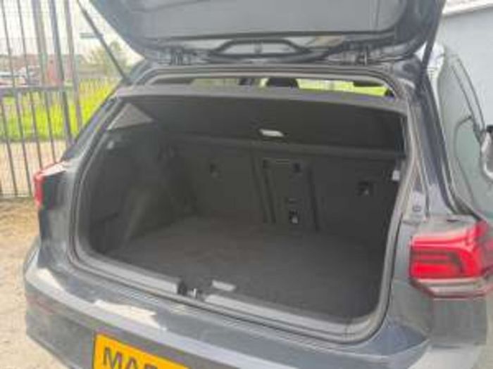 Volkswagen Golf 2021