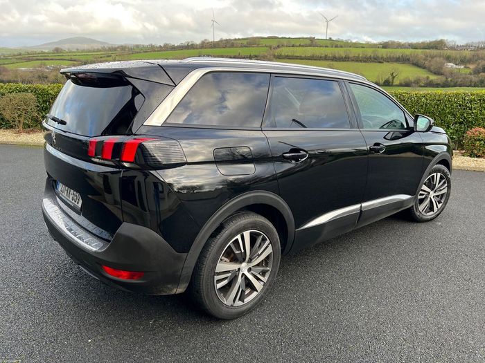 Peugeot 5008 2023