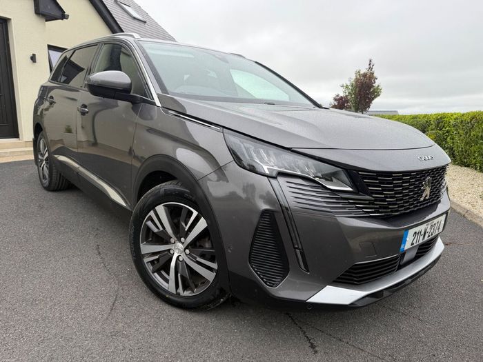 Peugeot 5008 2021