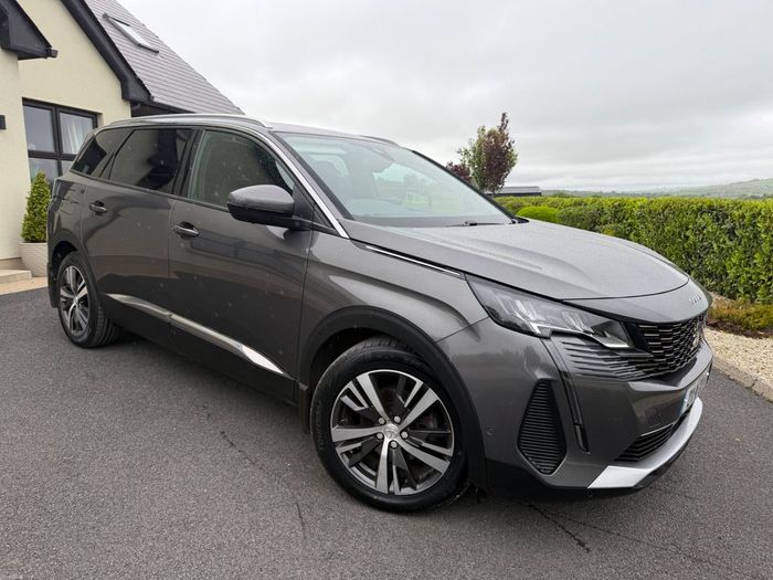 Peugeot 5008 2021