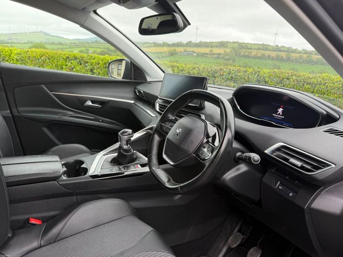 Peugeot 5008 2021