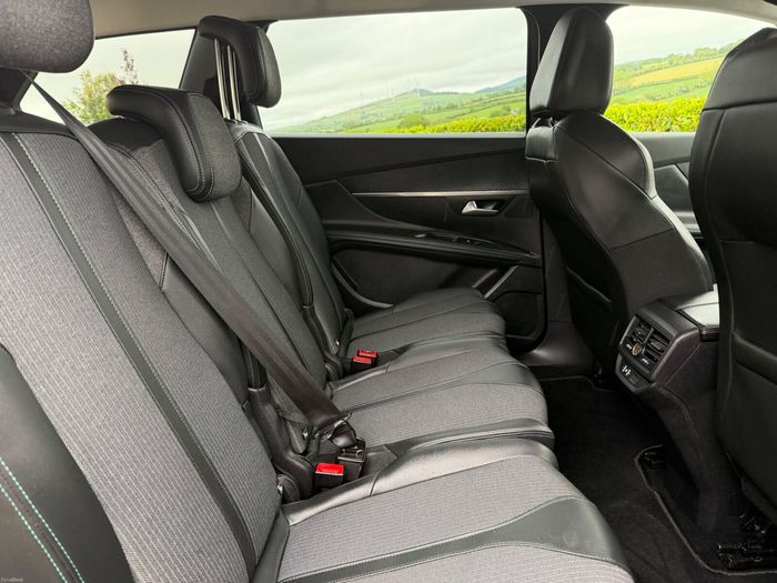 Peugeot 5008 2021