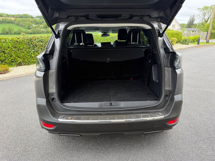 Peugeot 5008 2021