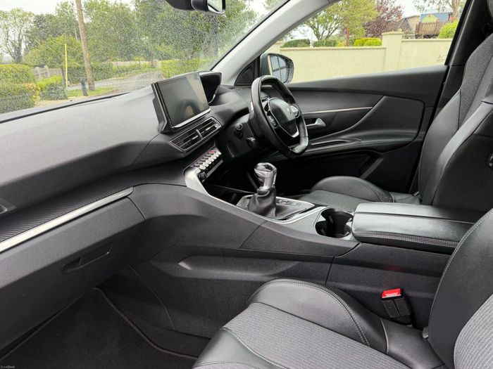 Peugeot 5008 2021