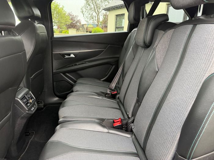 Peugeot 5008 2021