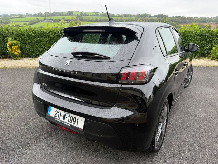 Peugeot 208 2021