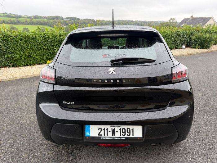 Peugeot 208 2021