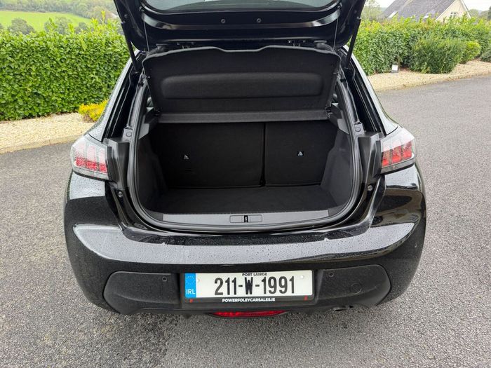 Peugeot 208 2021