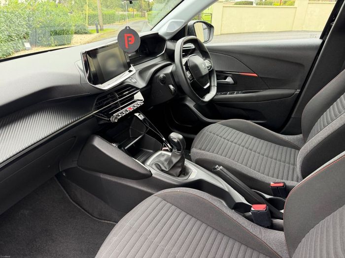 Peugeot 208 2021