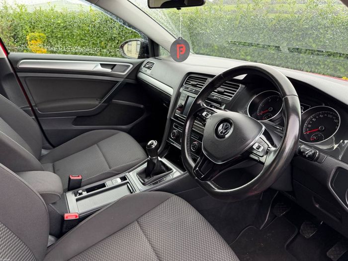 Volkswagen Golf 2021