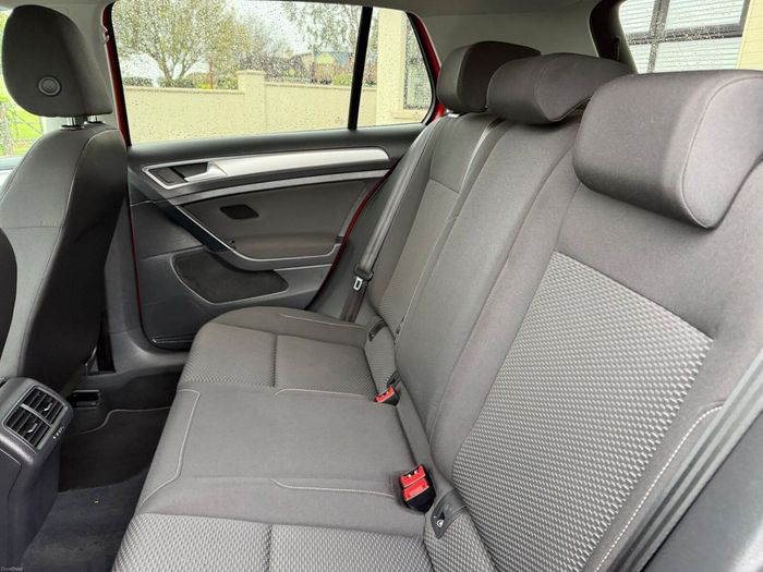 Volkswagen Golf 2021