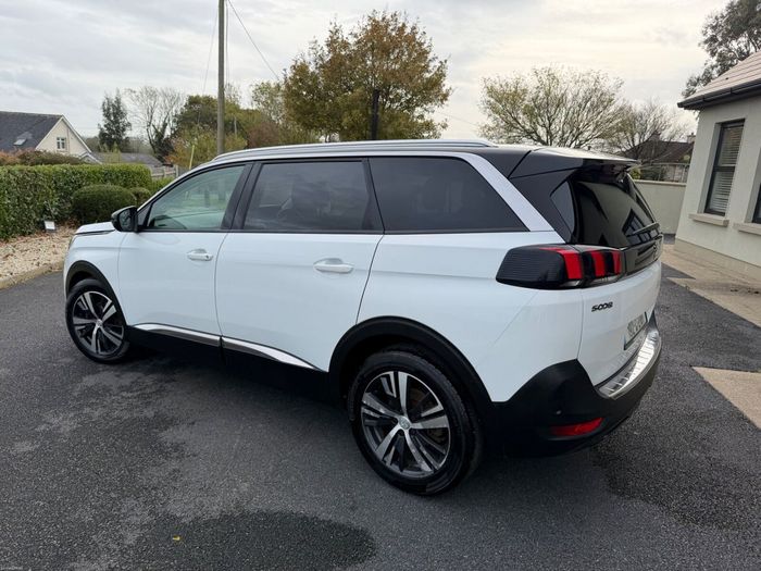 Peugeot 5008 2019