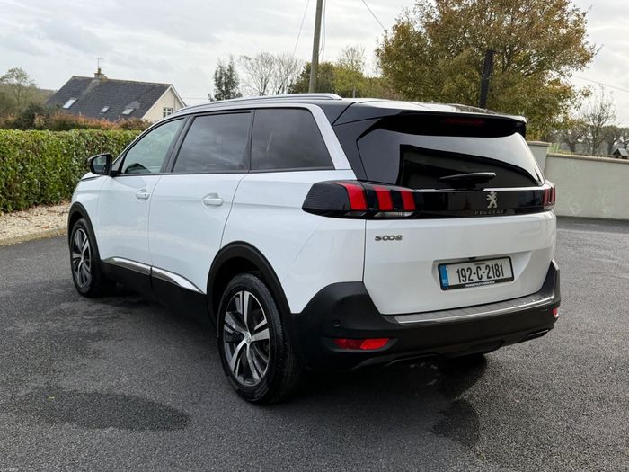 Peugeot 5008 2019