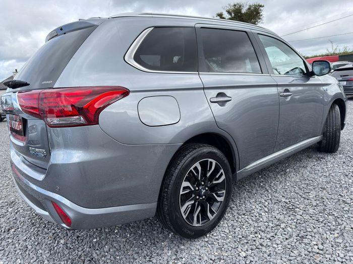 Mitsubishi Outlander 2016