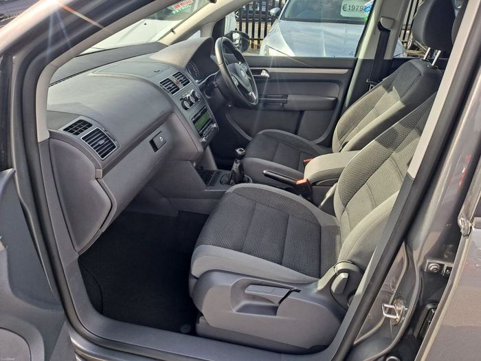 Volkswagen Touran 2012