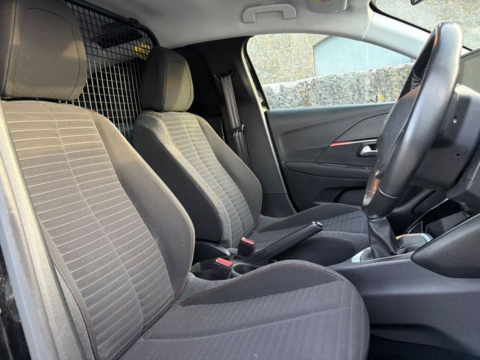 Peugeot 208 2022