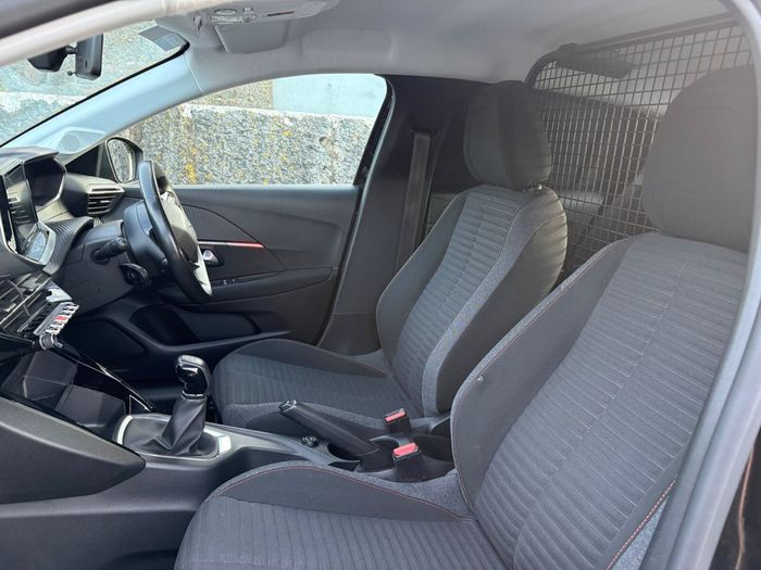 Peugeot 208 2022