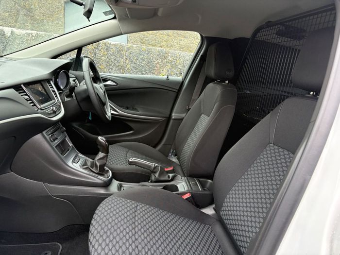 Opel Astra 2022