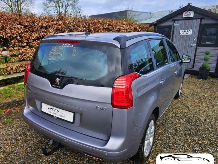 Peugeot 5008 2015