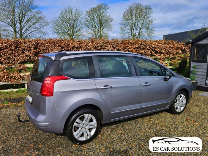 Peugeot 5008 2015