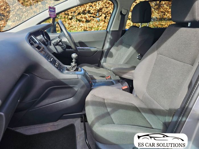 Peugeot 5008 2015