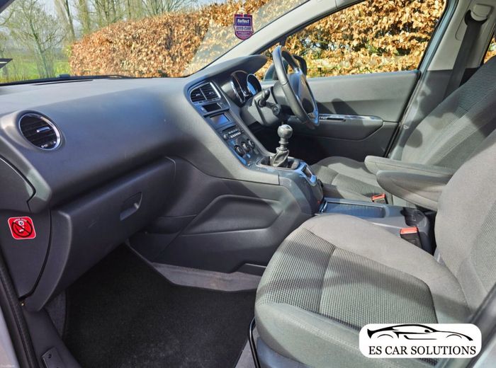 Peugeot 5008 2015