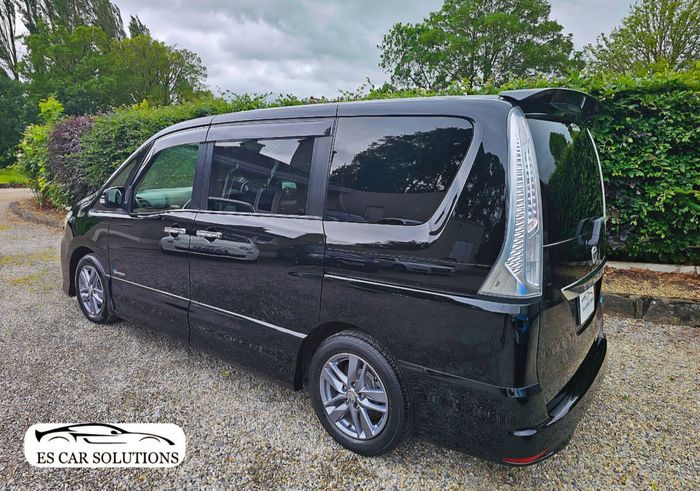 Nissan Serena 2012