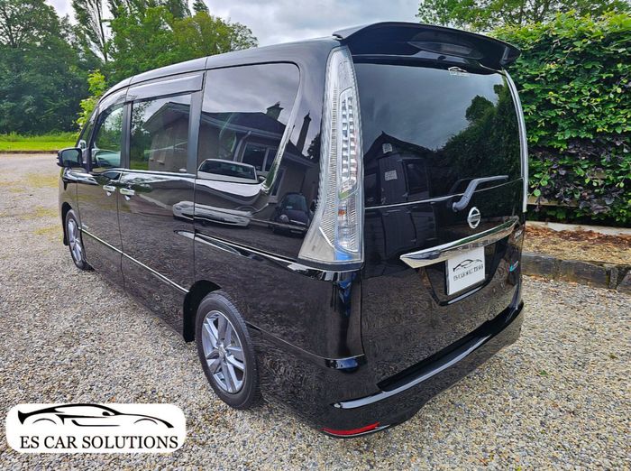 Nissan Serena 2012