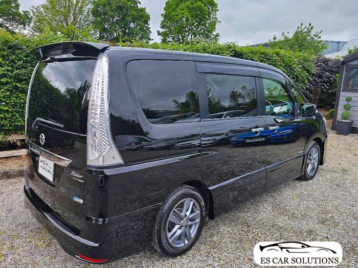 Nissan Serena 2012