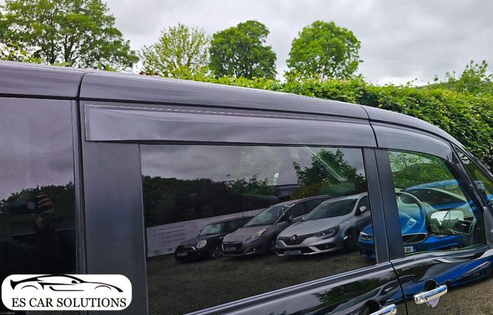 Nissan Serena 2012