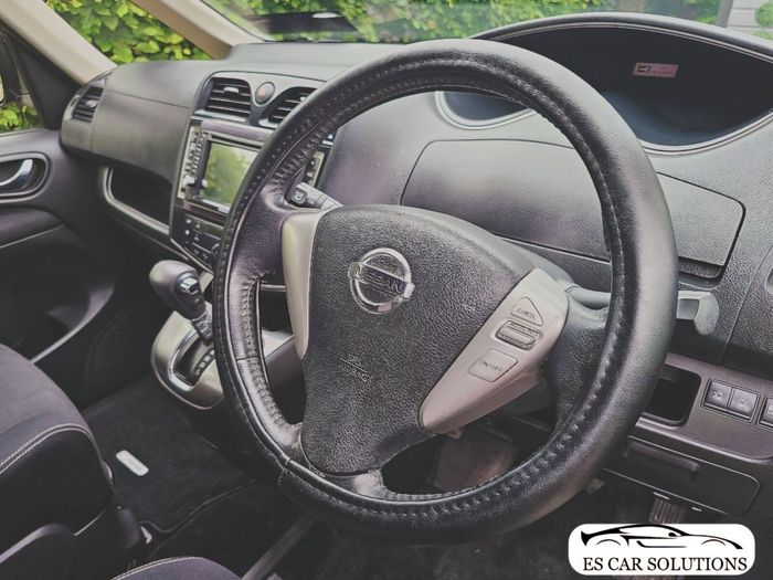 Nissan Serena 2012