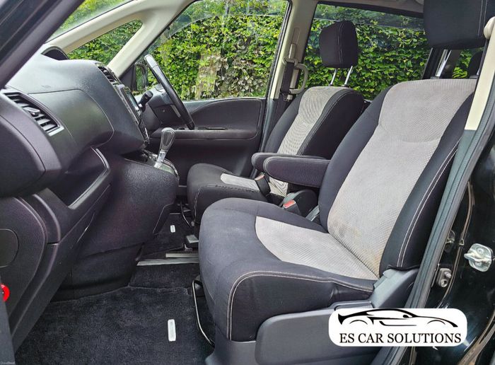 Nissan Serena 2012
