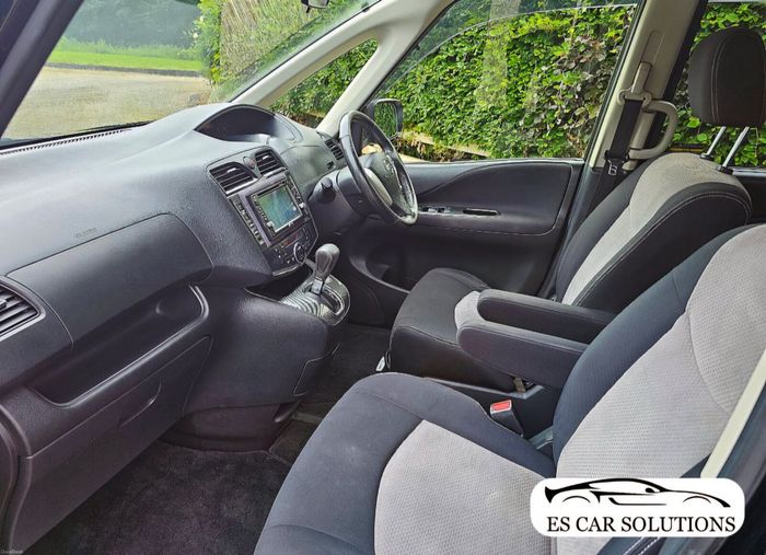 Nissan Serena 2012