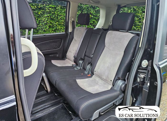 Nissan Serena 2012