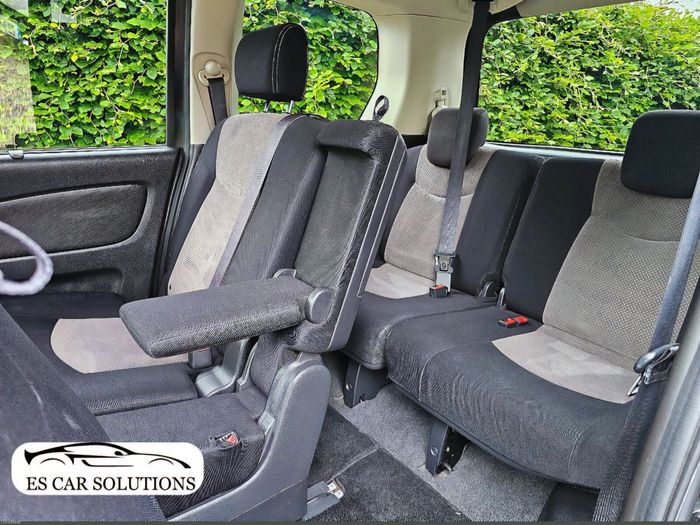 Nissan Serena 2012